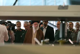 مقام معظم رهبری: هرجا جوانان ما با عزم و ایمان وارد شدند، کار&zwnj;های بزرگی انجام داده&zwnj;اند + فیلم و عکس