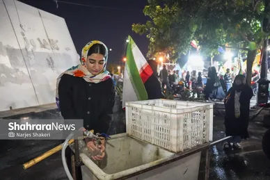 گزارش تصویری | خدمت زیر نور شب