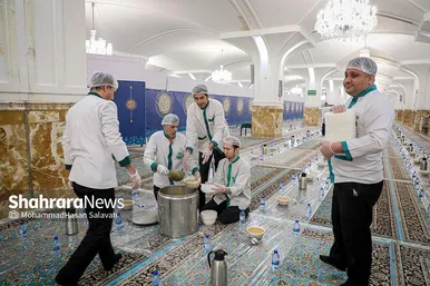 ضیافت افطار در حرم مطهر رضوی