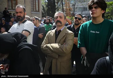 عکس‌هایی از تشییع پیکر رضا داودنژاد