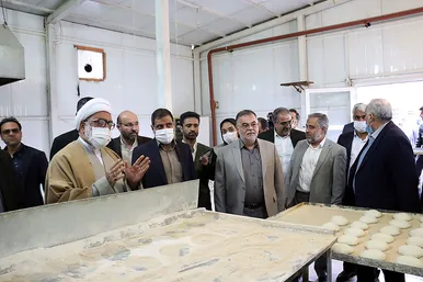بازدید تولیت آستانه قدس و مسولان استانی از روند خدمت رسانی به زائران نوروزی