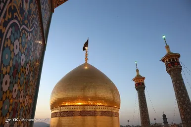 آیین تعویض پرچم گنبد حرم حضرت معصومه(س)