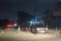 یک مرکز امنیتی در کراچی پاکستان هدف انفجار و تیراندازی قرار گرفت