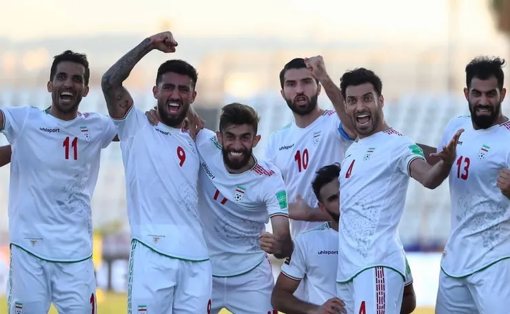 روشن: عزیزی خادم گفته بود ۸۰۰ میلیارد برای فوتبال پول می‌آورم
