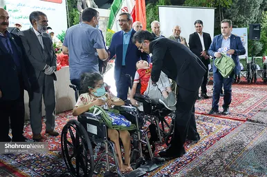 گزارش تصویری | آیین اهدای ۳۰۰ دستگاه ویلچر و بسته تحصیلی به معلولان و دانش‌آموزان تحت پوشش بهزیستی خراسان رضوی
