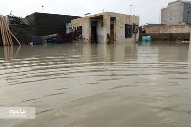 امداد‌رسانی آتش‌نشانان مشهد به مناطق سیل‌زده کنارک