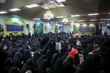 تشییع پیکر بانوی شهیده فاطمه دهقانی از شهدای حادثه تروریستی کرمان