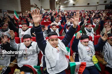 مراسم اختتامیه عهد کودکان دبستانی با حاج قاسم سلیمانی
