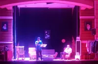 نمایش «زن» در فرهنگسرای ترافیک مشهد اجرا شد | نمایش مشکلات ازدواج و بیکاری جوانان در لباس تئاتر