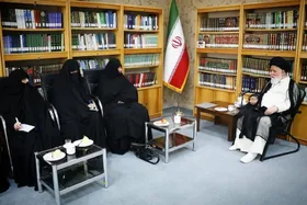 آیت&zwnj;الله علم&zwnj;الهدی تاکید کرد: لزوم استفاده از ظرفیت&zwnj;های علمی بانوان | ایجاد جریان &laquo;نخبه&zwnj;پروری&raquo; در جامعه الزهرا (س)