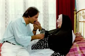سیمرغ بلورین زندگی تقدیم به مادران سرزمینم