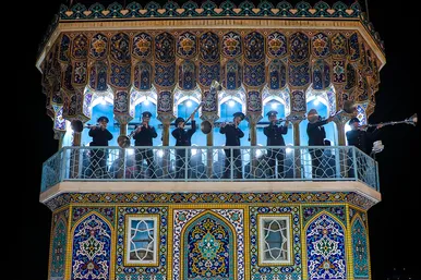 آیین سنتی نقاره نوازی سحرگاهی در حرم مطهر رضوی