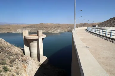 سد‌ طرق در آستانه‌ی ته‌نشینی