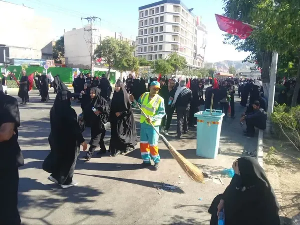 خدمت‌رسانی شهرداری مشهد در تشییع پیکر رهبر شهید 