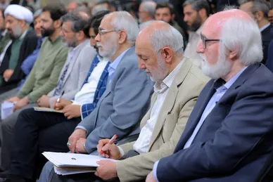 دیدار جمعی از شاعران و اهالی فرهنگ و ادب فارسی با رهبر انقلاب