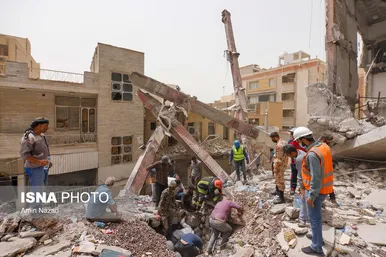 دومین روز آوار برداری ساختمان متروپل - آبادان