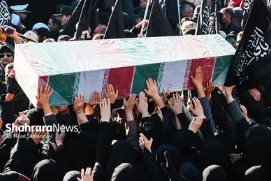 اجتماع عزاداران فاطمی و تشییع پیکر ۱۲ شهید گمنام دفاع مقدس و ۲ شهید حادثه تروریستی راسک در مشهد