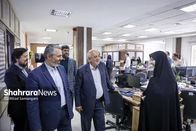 گزارش تصویری | بازدید مدیران شهری از روزنامه شهرآرا به مناسبت شانزدهمین سالگرد انتشار این روزنامه