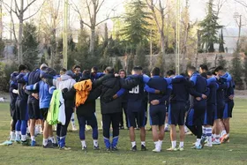 سه بازیکن استقلال بازی با نفت را از دست دادند