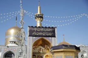صحن و بارگاه ملکوتی رضوی در روز زیارتی امام&zwnj;رضا (ع) رنگ عزا به خود گرفت | چرا ماه ذی&zwnj;القعده را ماه امام&zwnj;رضا (ع) می&zwnj;نامند؟
