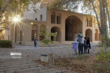 ایران زیباست | پاییز باغ پهلوان‌پور