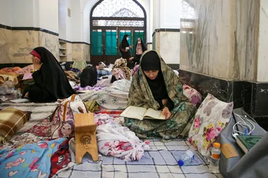 مراسم معنوی اعتکاف بانوان در حرم مطهر رضوی