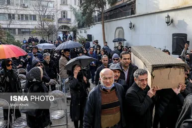 حضور هنرمندان در مراسم تشییع پیکر بیتا فرهی