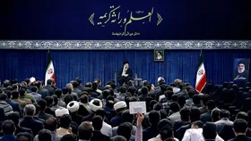 دیدار جمعی از نخبگان با مقام معظم رهبری | حضرت آیت&zwnj;الله خامنه&zwnj;ای: در آینده نزدیک درباره مسائل لبنان و شهید نصرالله صحبت خواهم کرد | مهم&zwnj;ترین وظیفه نخبگان ایجاد یک خیزش و نهضت جدید علمی است + فیلم و عکس