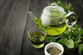 آیا انجام تمرینات هوازی و مصرف چای سبز در کاهش وزن زنان موثر است؟