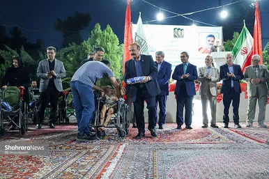 گزارش تصویری | آیین اهدای ۳۰۰ دستگاه ویلچر و بسته تحصیلی به معلولان و دانش‌آموزان تحت پوشش بهزیستی خراسان رضوی