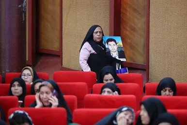 مراسم رونمایی از تقریظ رهبر انقلاب بر کتاب 