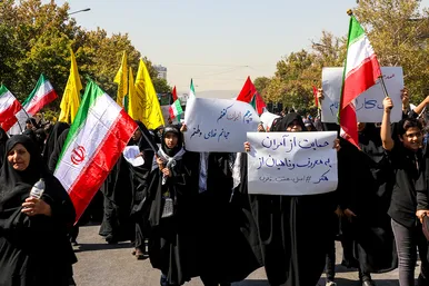 راهپیمایی مردم مشهد در محکومیت اغتشاشات اخیر و تشییع شهدای مدافع امنیت