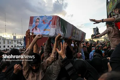 تشییع پیکر مطهر ۵ شهید مدافع حرم در مشهد