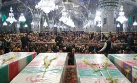 وداع زائران حرم رضوی با ۵ شهید مدافع حرم در شام شهادت حضرت موسی&zwnj;بن&zwnj;جعفر(ع)&nbsp;