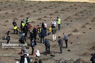 پویش سراسری درخت‌کاری در بوستان جهانشهر