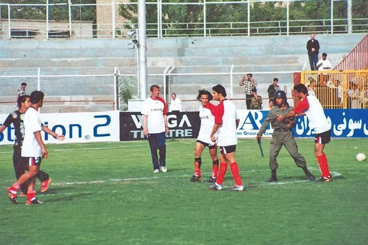 قاب خاطره | عکسی جالب از حضور تیم فوتبال پرسپولیس در مشهد