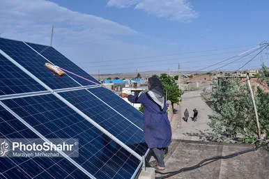 درآمدزایی اهالی روستای چاه نسر به کمک پنل های خورشیدی