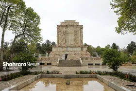 توضیح و عذرخواهی مدیر آرامگاه فردوسی درباره دل&zwnj;خوری شهروندانی که با در بسته رو&zwnj;به&zwnj;رو شدند | حق با مردم است، پوزش می&zwnj;طلبیم