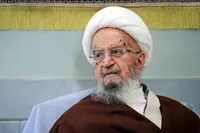 آیت‌الله مکارم شیرازی: مهار گرانی در اولویت دولت قرار گیرد