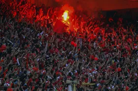 ویدئو| هواداران پرسپولیس در دربی علیه درویش