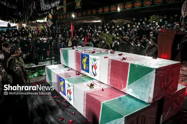 مراسم تدفین پیکر ۳ شهید گمنام در میدان شهدا مشهد