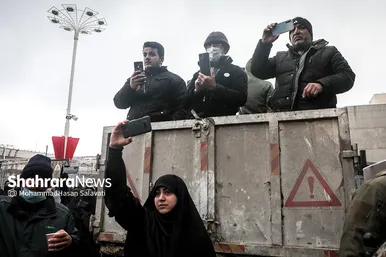 مراسم تدفین پیکر ۳ شهید گمنام در میدان شهدا مشهد