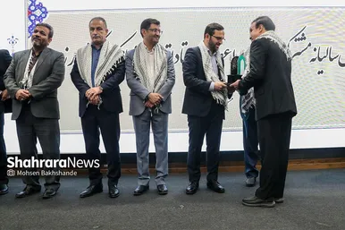 گزارش تصویری | بدرقه پیکر شهید گمنام دفاع مقدس در همایش سالیانه بسیجیان در مشهد