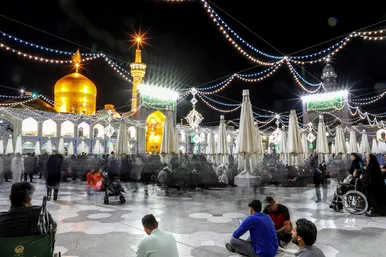  چراغانی حرم مطهر رضوی به مناسبت دهه کرامت