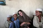 آنجلینا جولی در حمایت از زنان و دختران افغانستانی به اینستاگرام آمد