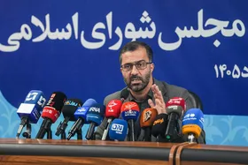 افزایش ۵۰ درصدی حقوق نمایندگان مجلس تکذیب شد