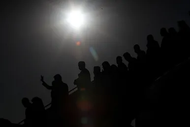 بازگشت اولین کاروان حجاج خراسانی