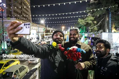 گزارش تصویری | گلباران حرم مطهر امام‌رضا (ع) در شب میلاد حضرت جوادالائمه (ع)