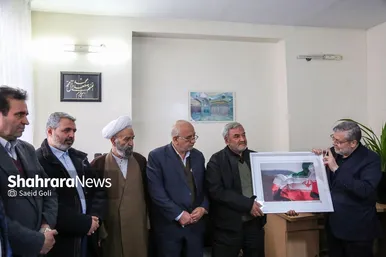 گزارش تصویری | دیدار شهردار مشهد مقدس با خانواده شهید «عیسی علیپور»