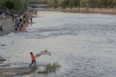 جاری شدن آب در زاینده رود